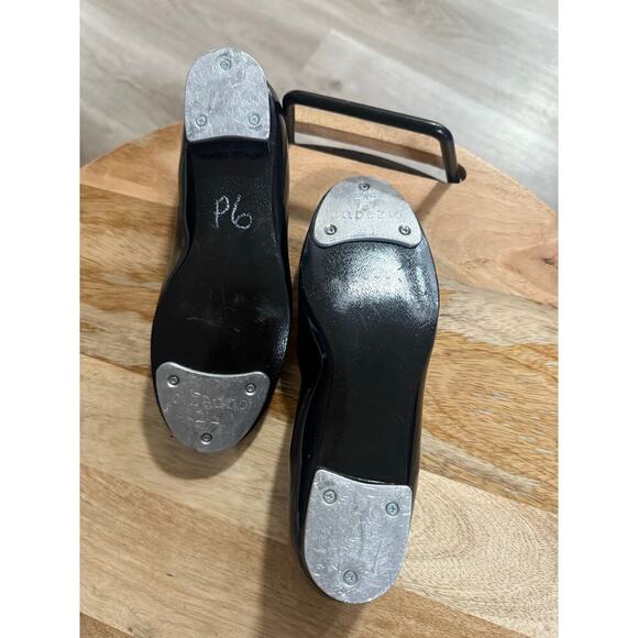 Capezio Girl Tap Dance Shoes, youth size 2M, Glossy Black/Patent - Picture 4 of 7